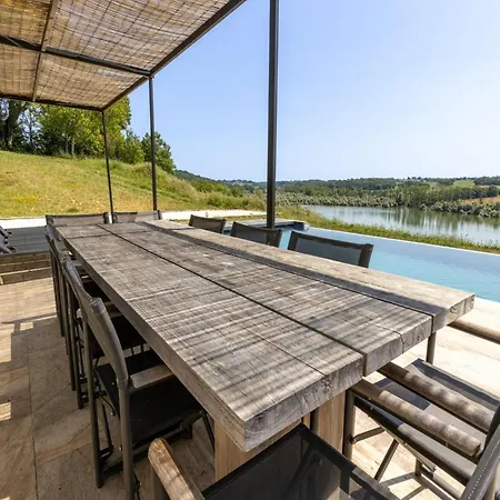 Spacious With Shared Pool Holiday home