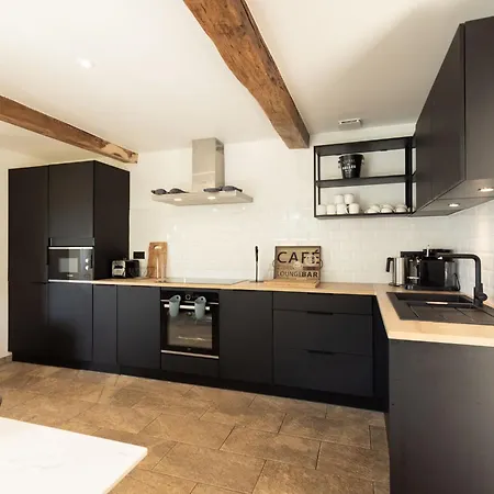 Spacious With Shared Pool Holiday home