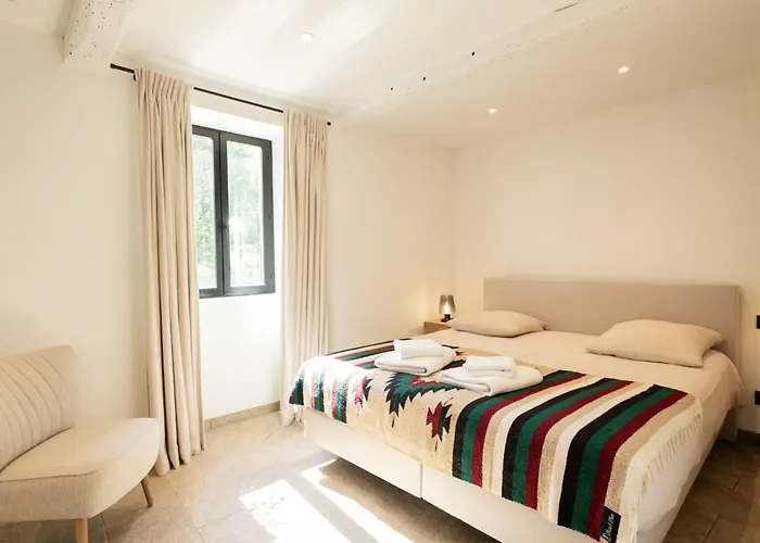 بيت للعطل Peace Pool & Charm