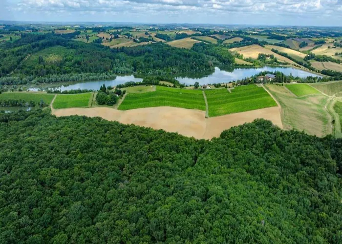 Peace Pool & Charm بيت للعطل *